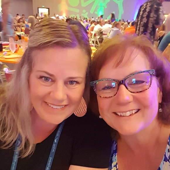 Meet your Posher, Jennifer - Picture 1 of 1